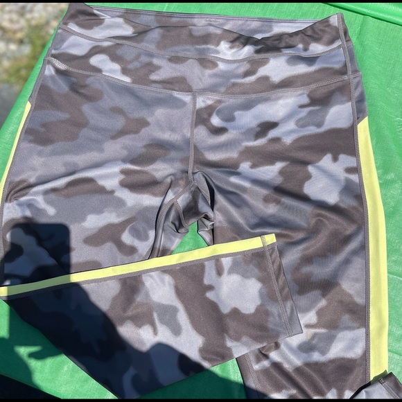 Like New 👽Z by Zella👽 Leggings & Jacketgg - Picture 9 of 9